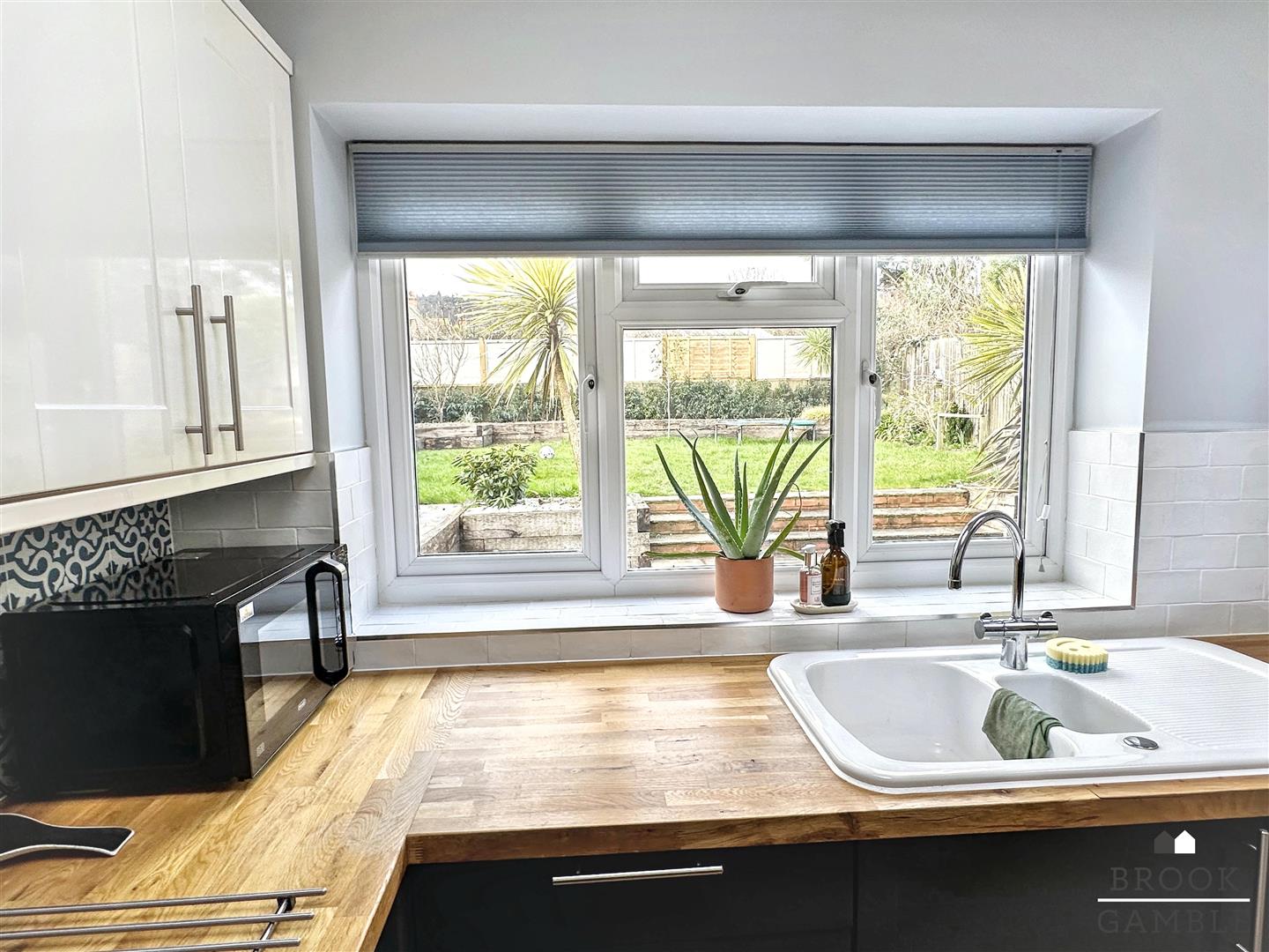 3 Bedroom House. Victoria Drive in Eastbourne,  12